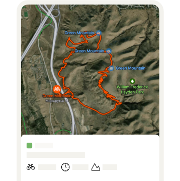 На 3D-карте оранжевой пунктирной линией показан маршрут тренировки Strava.