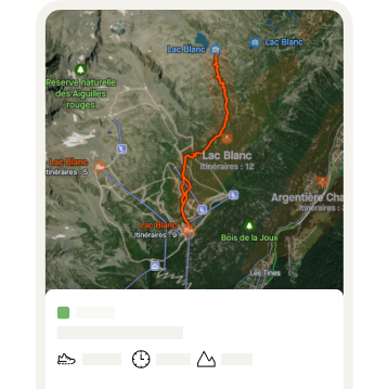 Une carte 3D avec une zone orange montre l'itinéraire d'une activité Strava.